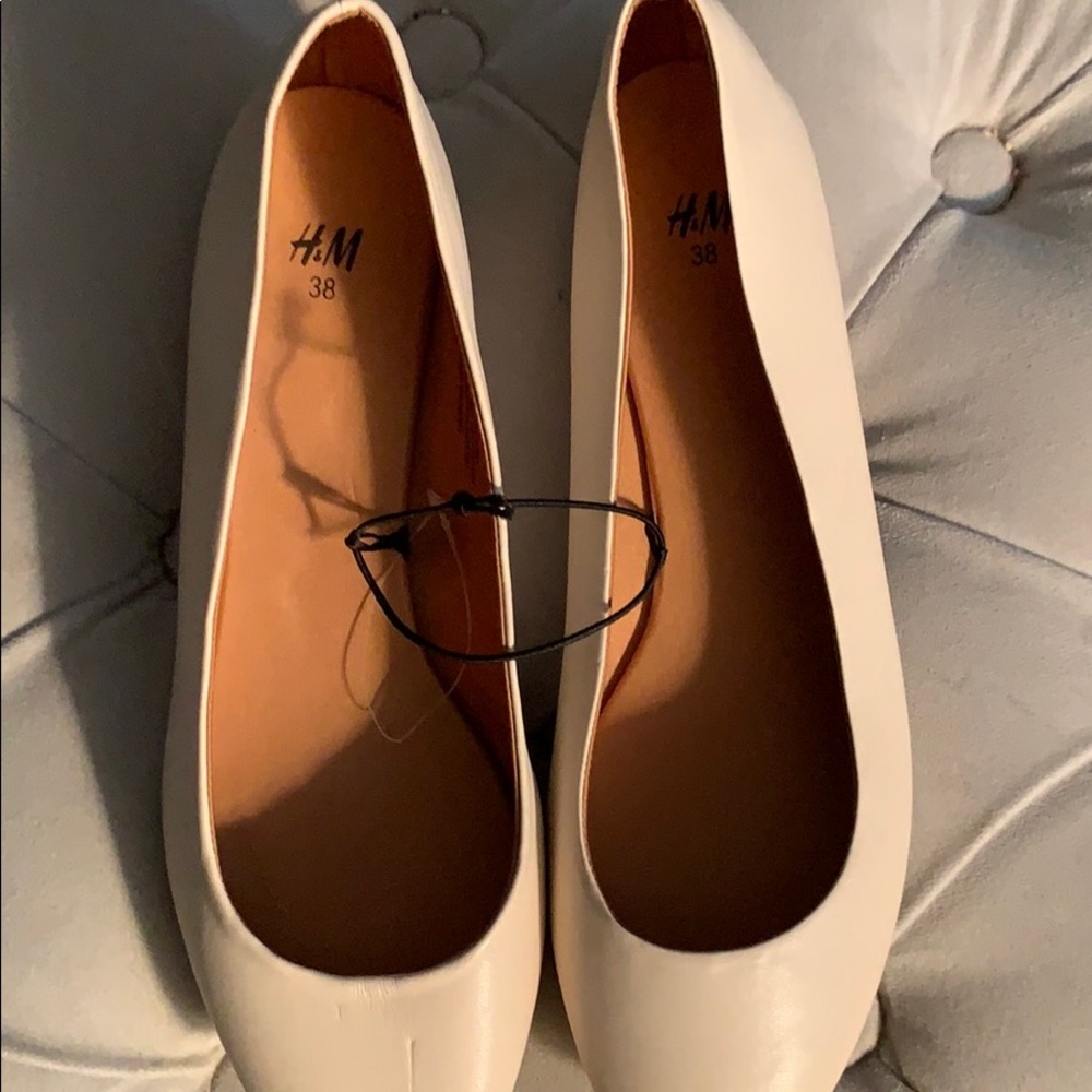 NWOT hm flats